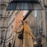 An english teacher who will be teaching to students from grade 4 to 6